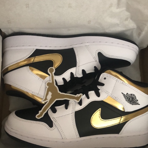 🖤💛NIKE AIR JORDAN 1 MID GS SNEAKERS💛🖤 - Picture 11 of 11